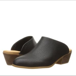 Dr. Scholl’s Black low heel mule